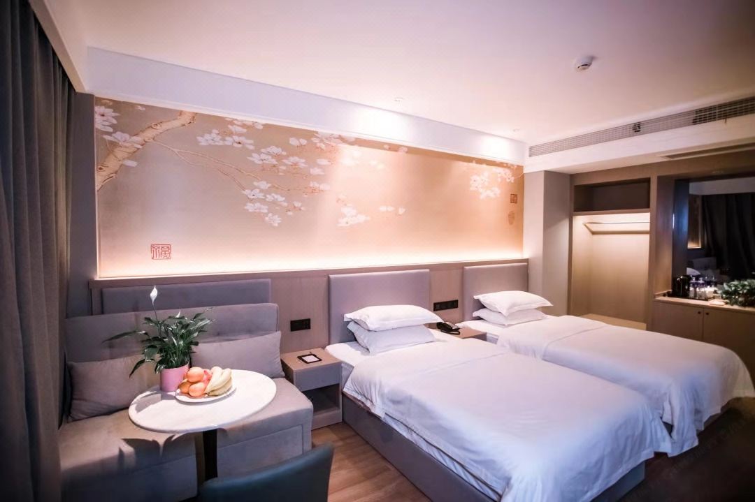 https://dimg04.c-ctrip.com/images/02016120008otg1uj11B8_W_1080_808_R5_D.jpg