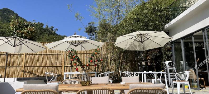 东篱·半日闲民宿(老君山中灵索道店)图片