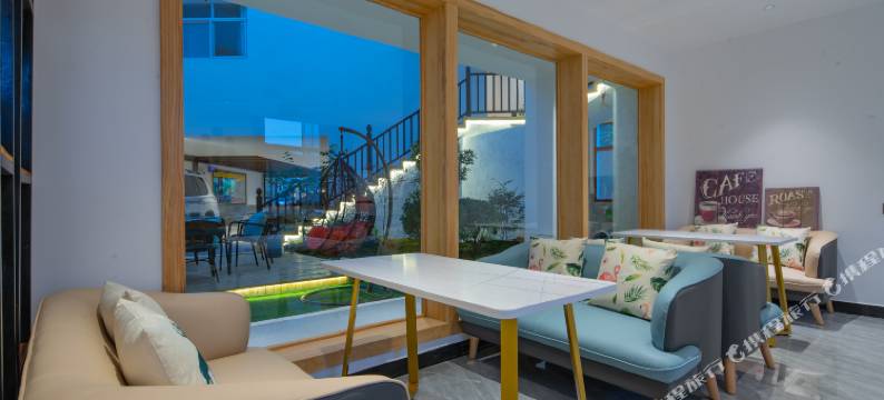 香格里拉简忆轻奢智能供氧民宿(独克宗古城月光广场店)图片