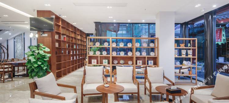 万达悦华·隐喜酒店(武当山售票大厅门口店)图片