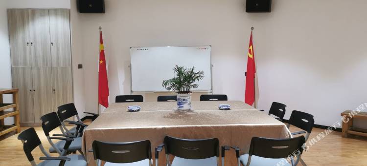 IU酒店(武汉国际博览中心店)图片