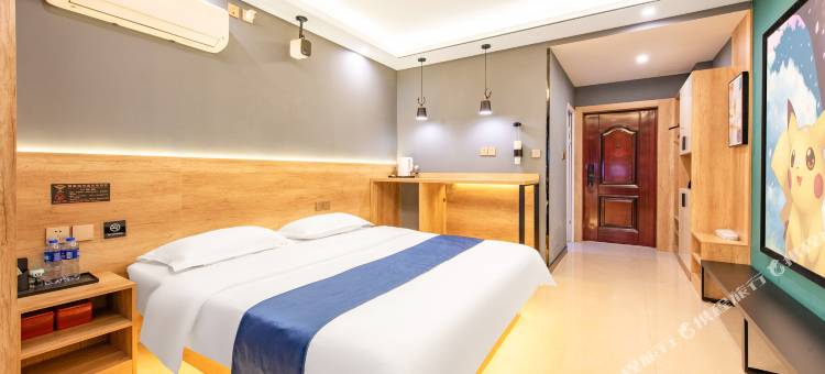 糖果城市电竞酒店(保定东站河大店)图片