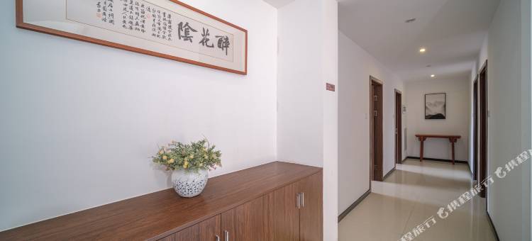 艾里偶寓酒店(三凌广场鲤南美食街店)图片