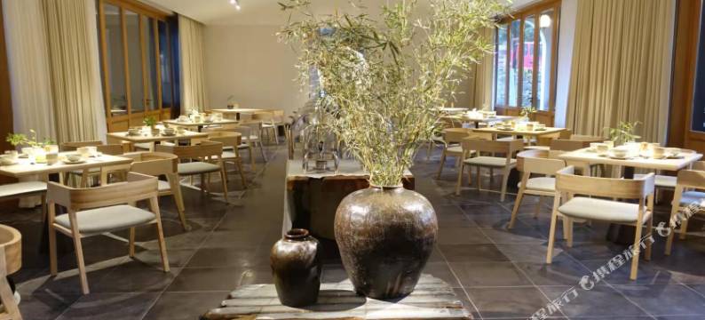 保康蜡梅谷自寨图片