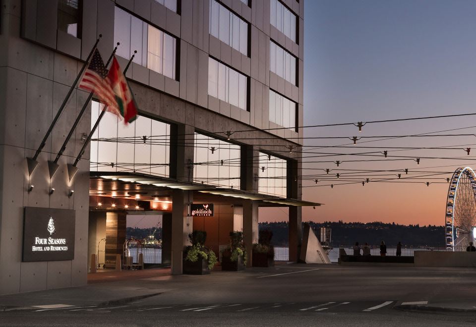 Four Seasons Hotel Seattle Over view