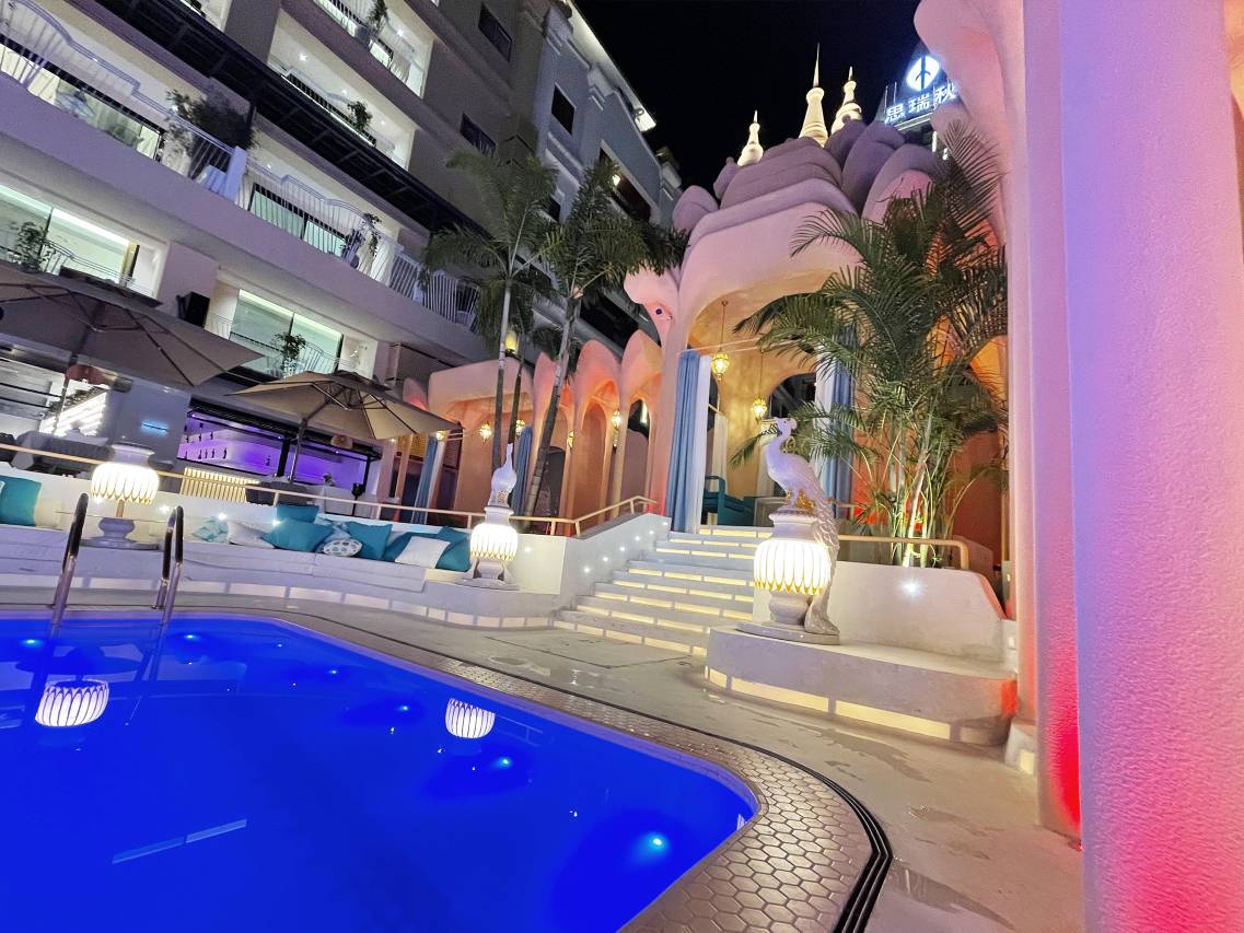 南客里里·The Hideaway·孔雀王庭花园度假酒店(星光夜市店)图片