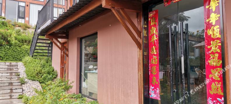 泸沽湖望湖民宿(达祖码头店)图片