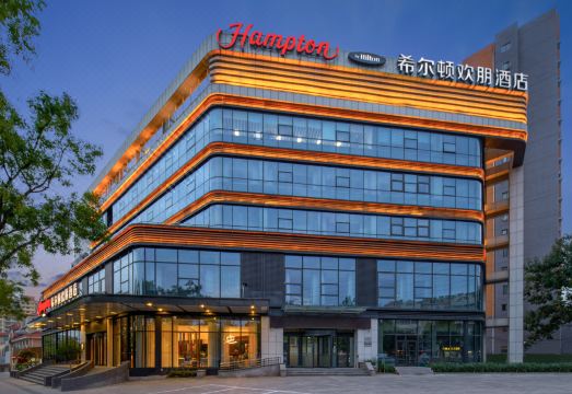 青岛胶州公园希尔顿欢朋酒店外景图