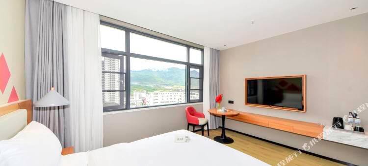 柏漫酒店(兰坪怒江路中心广场店)图片