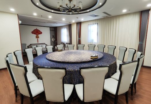 Todays International Hotel Hotel Overview