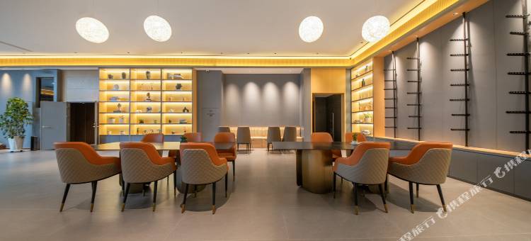 潮漫酒店(阿勒泰桦林公园店)图片