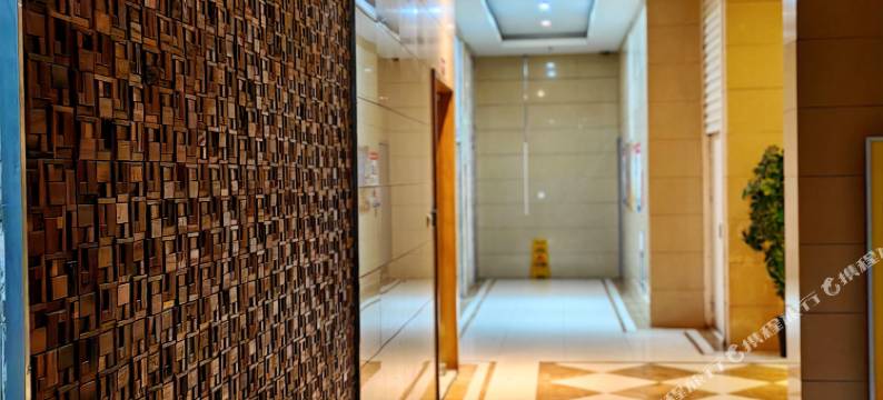 四海逸家酒店(成都四川师范大学锦华万达广场店)图片