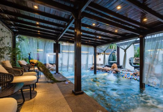 Big House Hot Spring Courtyard HotelHotel Overview