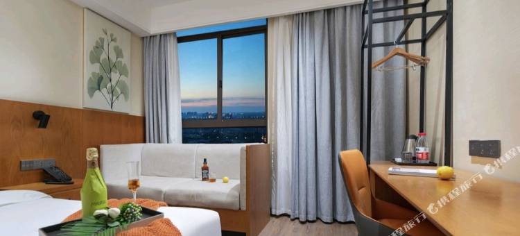 万嘉柏悦酒店(阜阳高铁西站师范大学店)图片