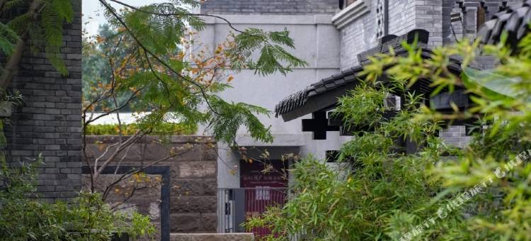 重庆山南雨江景度假别墅(解放碑洪崖洞店)图片