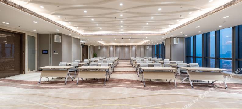 深圳南山豪方天际亚朵S酒店图片