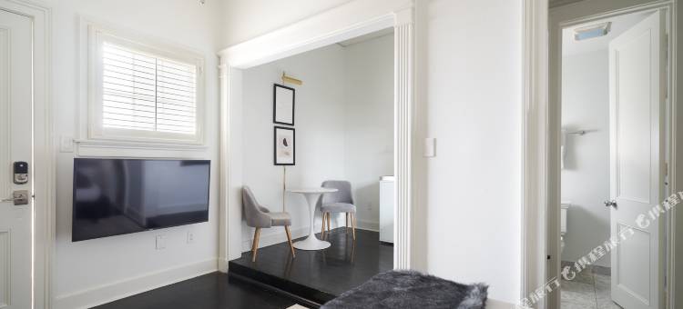 圣赫莱尼的Roami(Roami at St. Helene)图片