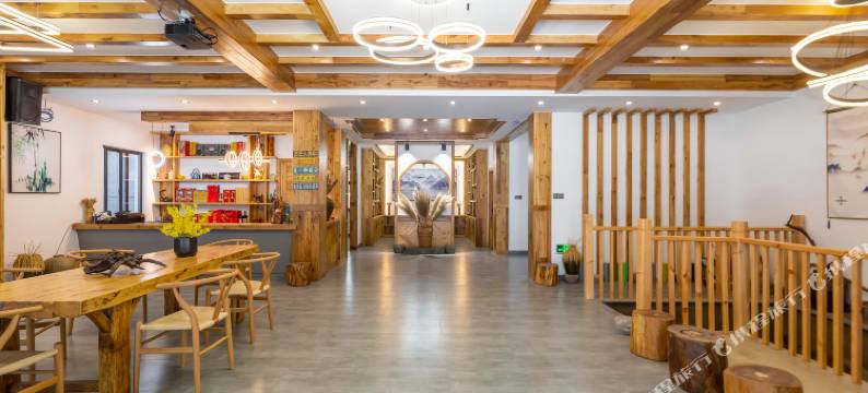 城品·倚山隐居(安吉藏龙百瀑店)图片