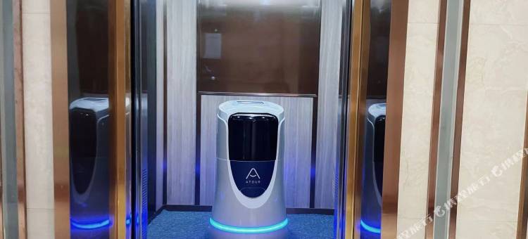 哈尔滨冰雪大世界龙川路地铁站亚朵酒店图片