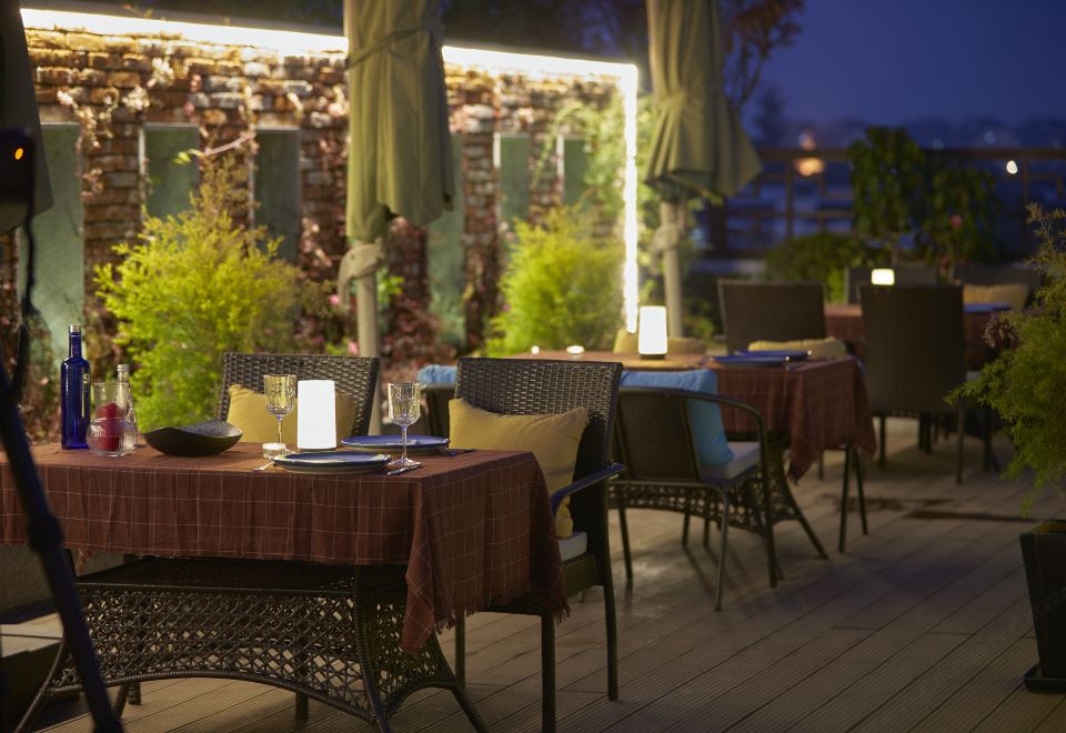 Yebo Qinhuai SSAW Hotel·Grand Theater Hotel Overview