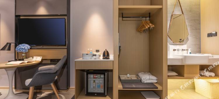 无锡火车站春申路亚朵酒店图片