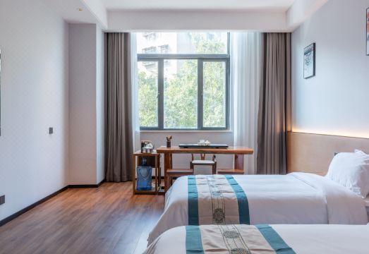 Xiamen Aizhu Zhenyue Hotel Hotel Overview