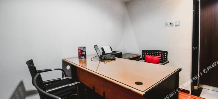 红多兹酒店-近雅加达橘园(RedDoorz Near Kebon Jeruk Jakarta)图片