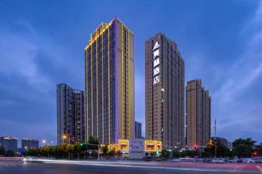 莫林酒店高铁南站长沙大道地铁站店