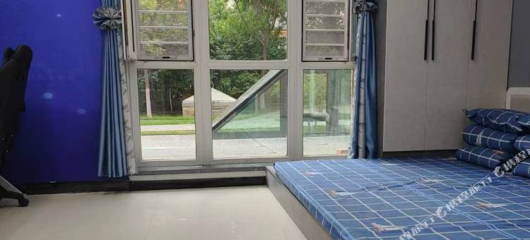 温暖时光电竞主题民宿图片