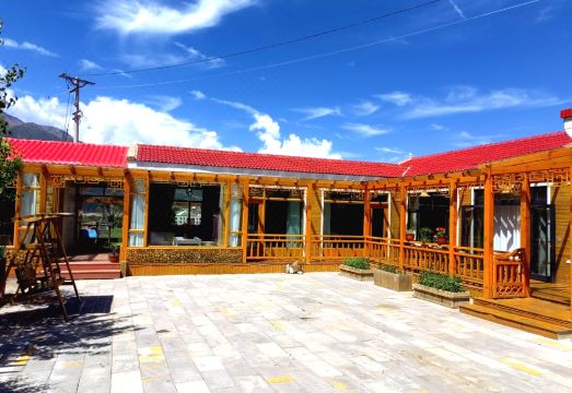 Mujia Leisure Courtyard Hotel Overview