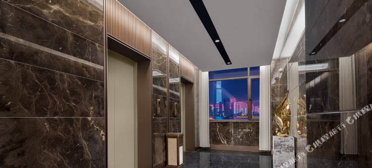 君羊酒店(阿克苏金兰广场老街夜市店)图片