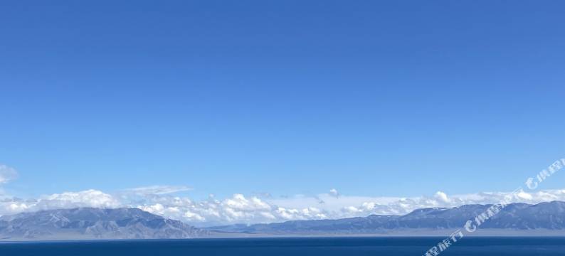 赛里木湖毡房姑娘牧家乐图片