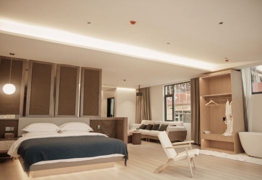 香格里拉云屿·山舍供氧民宿（独克宗古城大佛寺转经筒店）外景图