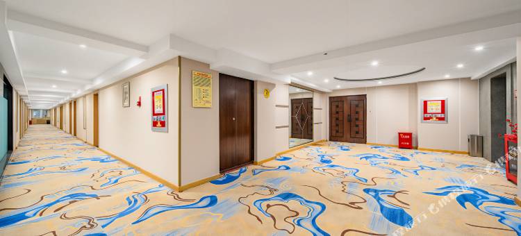 元素森木酒店(奎屯市火车站驿马巷旅游文化街区店)图片