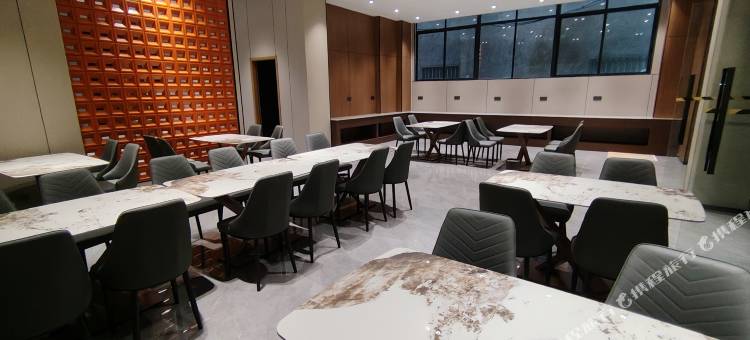 伴岛国际·HOTEL酒店(汕头高铁站店)图片