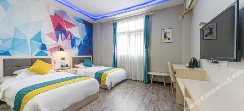 顺华商务酒店(宜昌万达店)图片