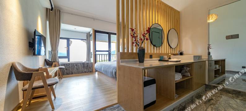 泸沽湖花宿水奢观景客栈图片