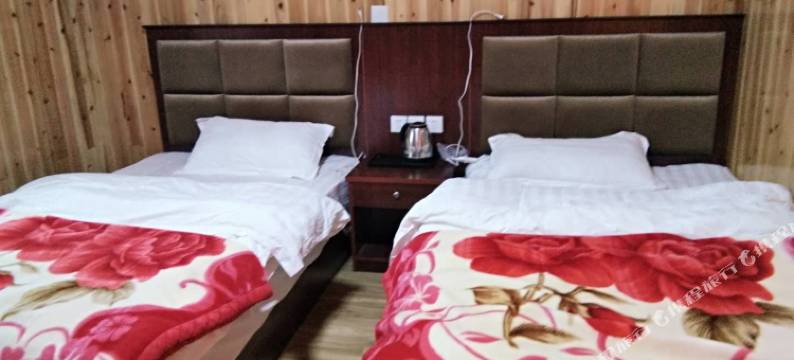 宝兴萨尔甲藏家乐图片