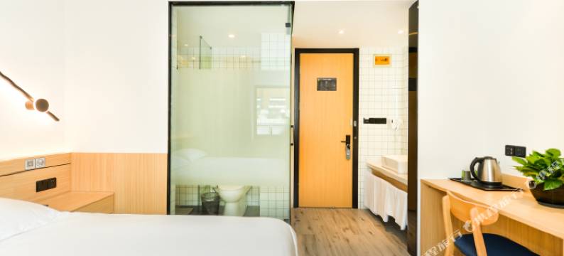 青季酒店(上海曹路民雷路地铁站上川路店)图片