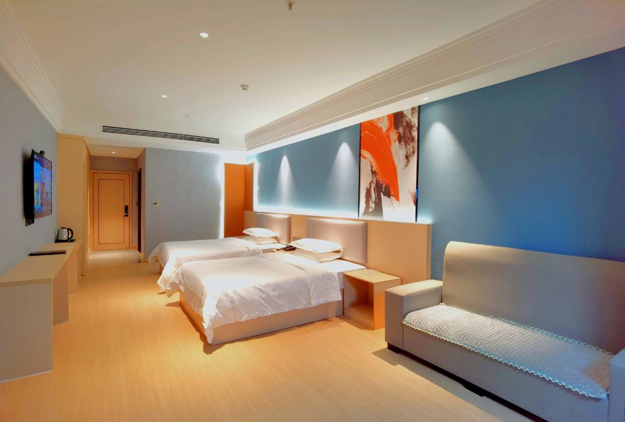 假日大酒店(新化火车站店)