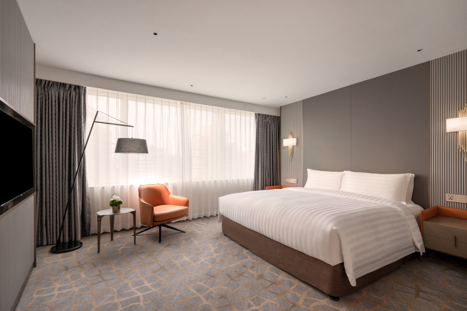 Pullman Shanghai Skyway Hotel Over view