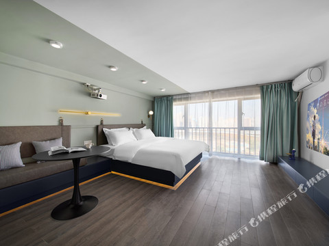 方糖酒店(国博中心北地铁站店)