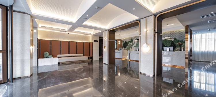 乌鲁木齐北京南路中营工地铁站亚朵酒店图片