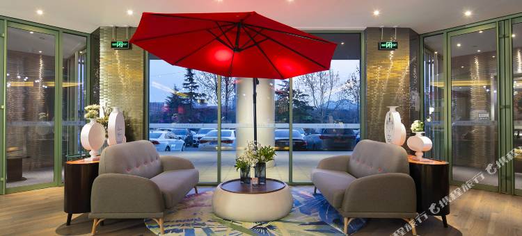 八朝古都·喜鹊愉家设计师酒店(开封河南大学汴梁小宋城店)图片