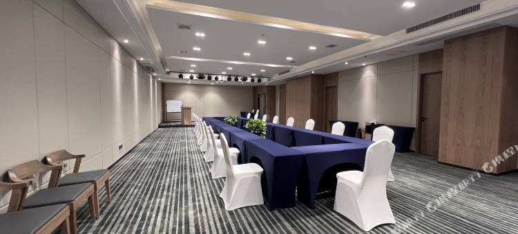 万澳酒店(西安高铁北客站行政中心地铁站店)图片