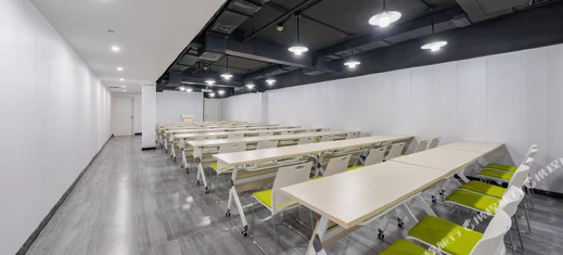 上海长宁仙霞路亚朵酒店图片