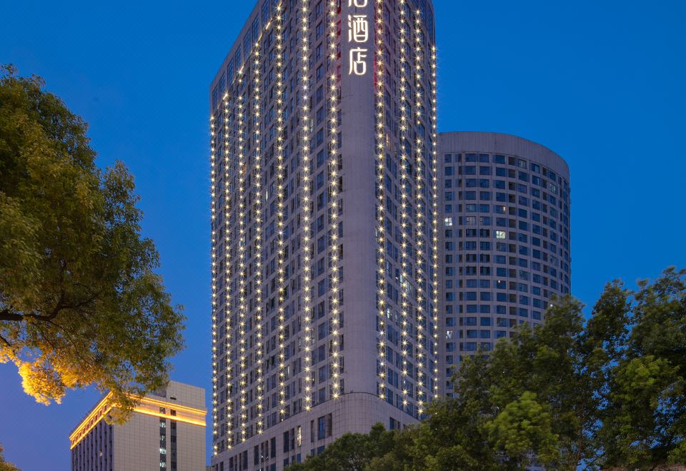 廷泊酒店（长沙省博物院湘雅医院地铁站店）外景图