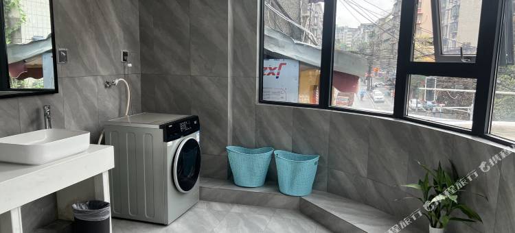 IU酒店(泸州步步高新天地店)图片