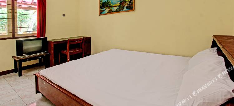 O酒店洛斯门查贝梅拉-近阿尔法玛特宾塔罗(Hotel O Losmen Tjabe Merah Near Alfamart Bintaro)图片