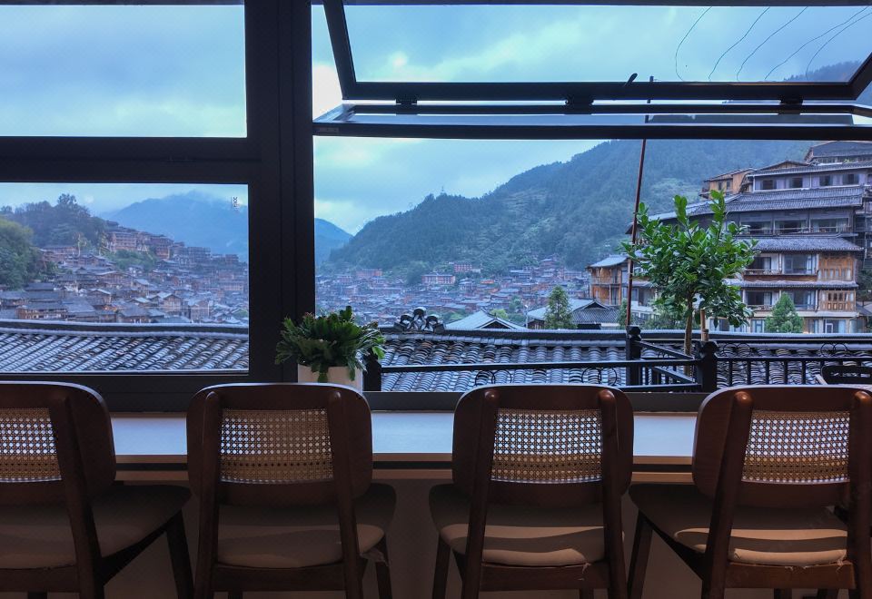 Qianhu Boyue Panorama Hotel (Xijiang Qianhu Miao Village Branch) Hotel Overview